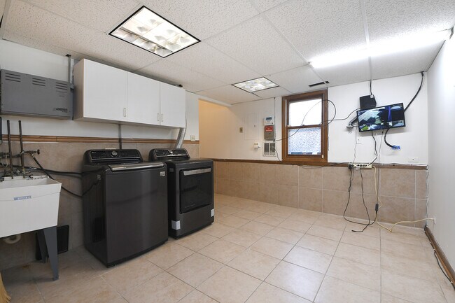 Building Photo - 17709 Peacock Ln