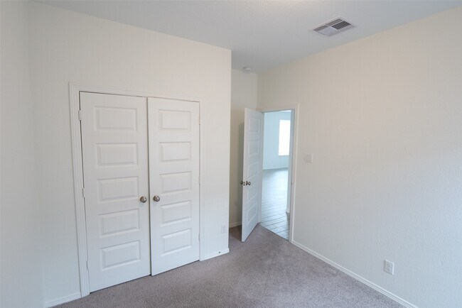 Building Photo - 5719 Tabula Rasa Dr
