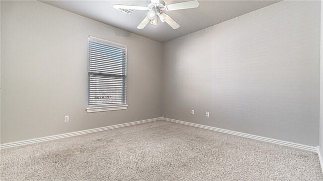 Building Photo - 261 Copper Oaks Dr