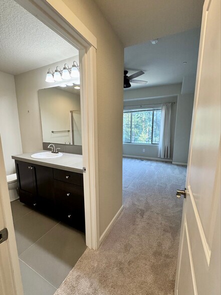Building Photo - 13582 SW Beach Plum Terrace
