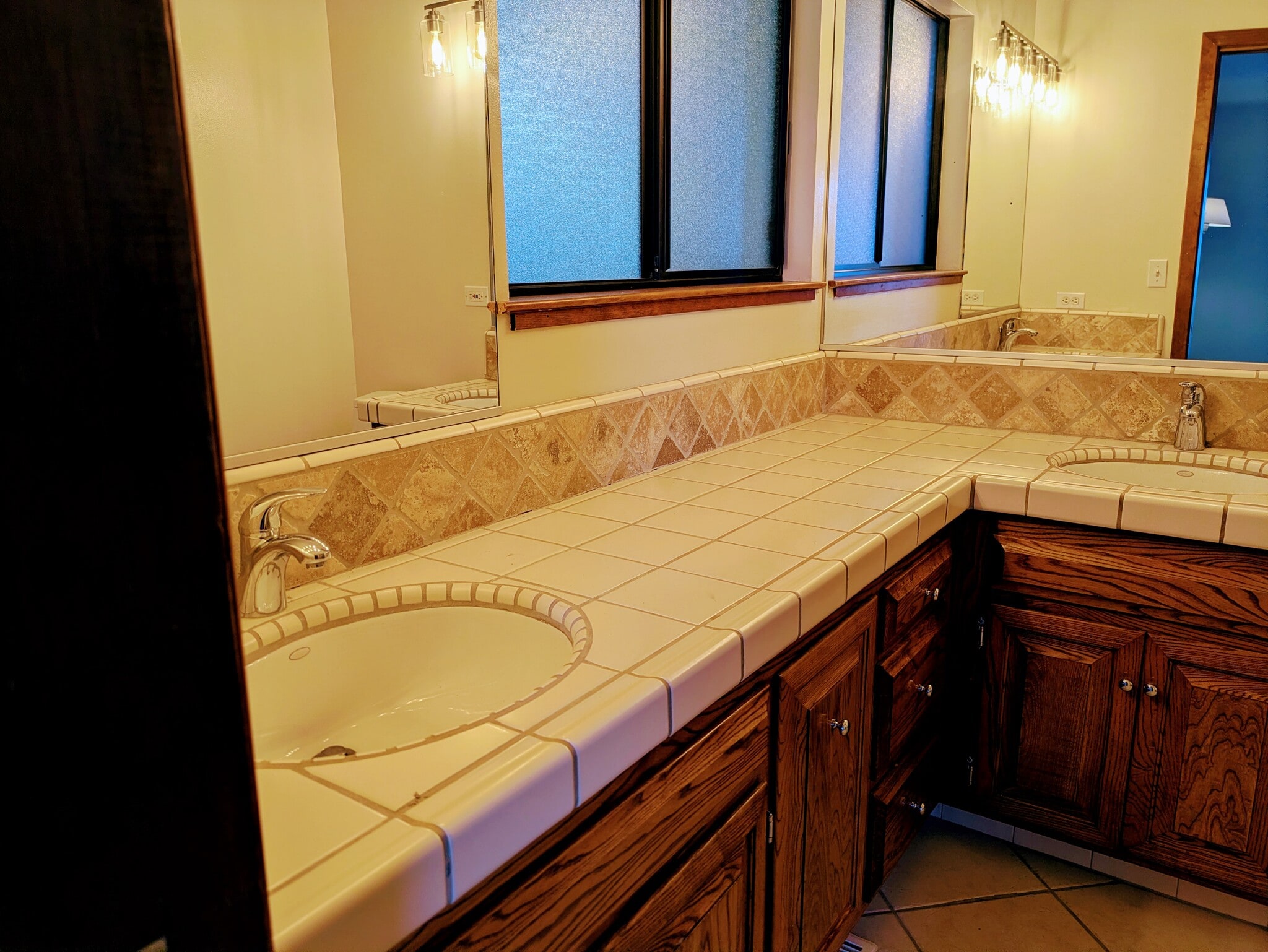 Building Photo - 85 Woodside Dr