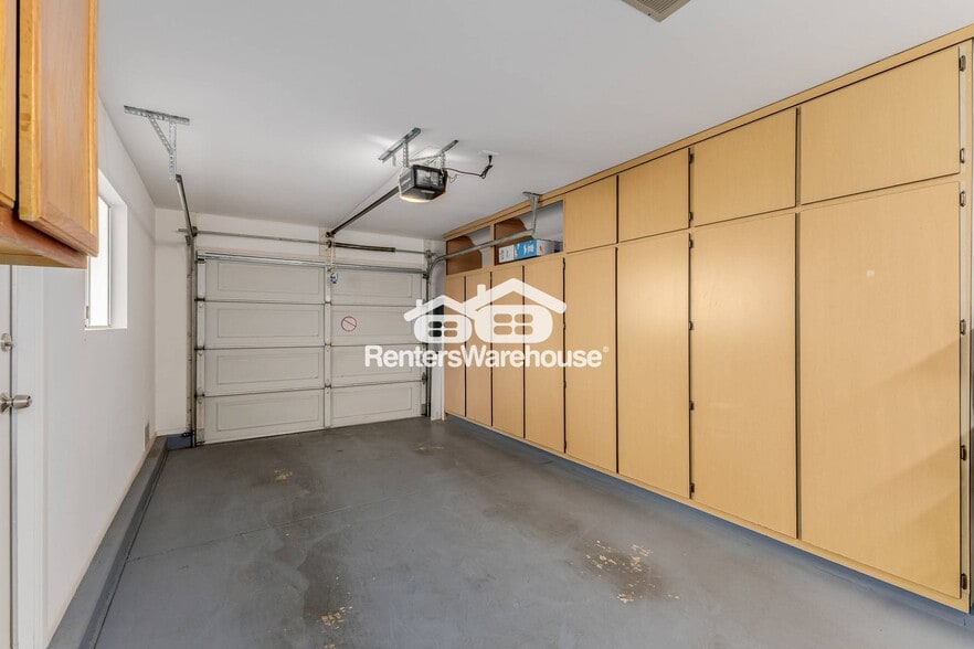 Building Photo - 13211 N Cedar Dr