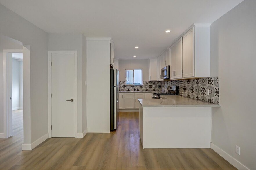 Building Photo - 644 Pier Ave