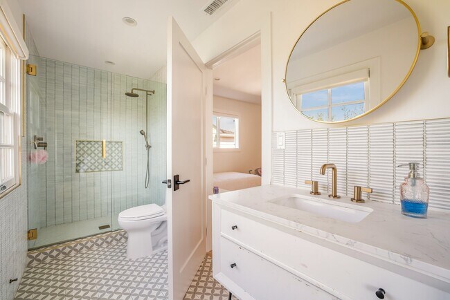 Building Photo - 2151 Guthrie Dr