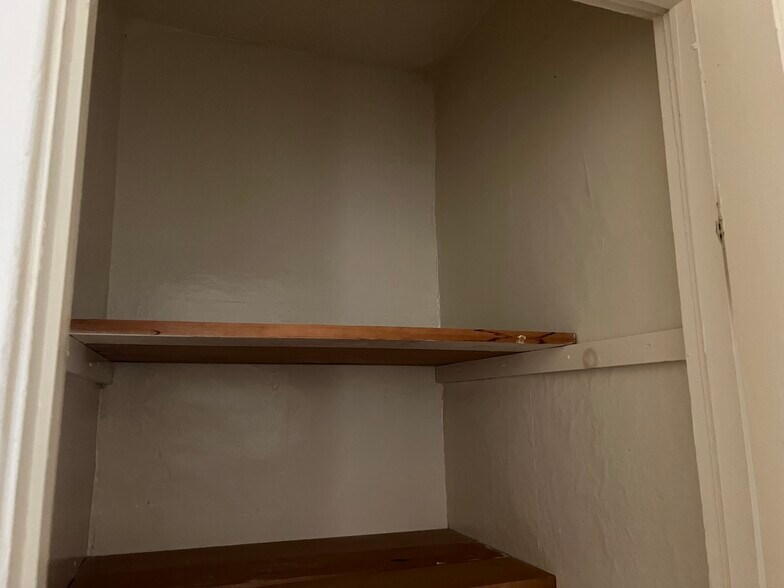 Building Photo - 95 Morton St