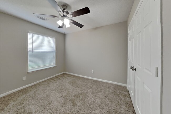 Building Photo - 18002 Golden Ridge Dr