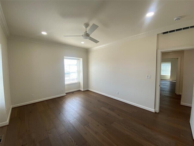 Building Photo - 1114 Sherwood Ln