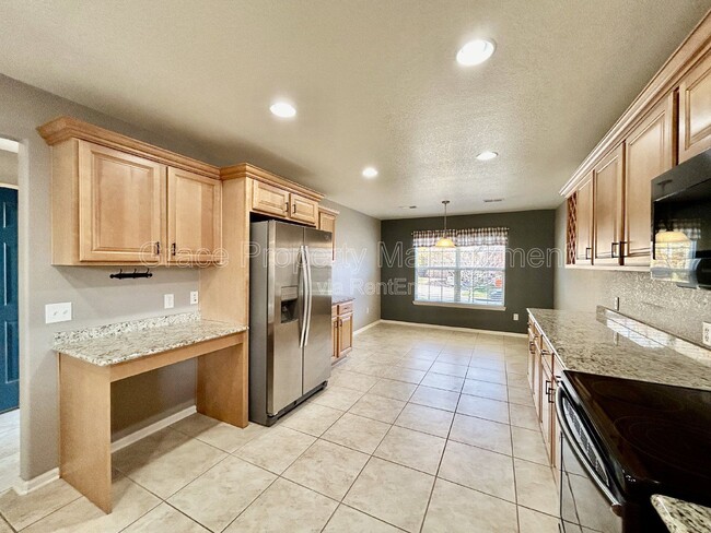 Building Photo - 479 Hayloft Way