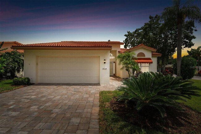 Building Photo - 4327 Murfield Dr E