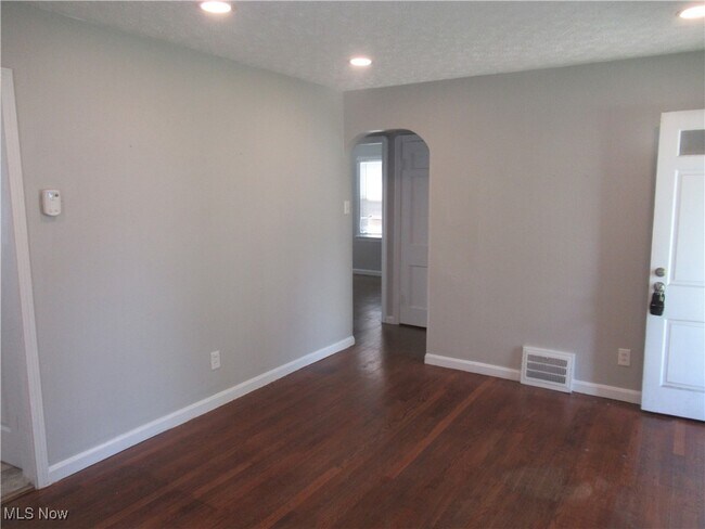 Building Photo - 12413 Worthington Ave