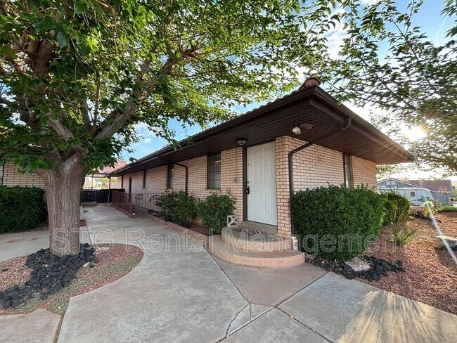 Building Photo - 75 E 800 S