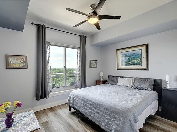 Building Photo - 603 Davis St