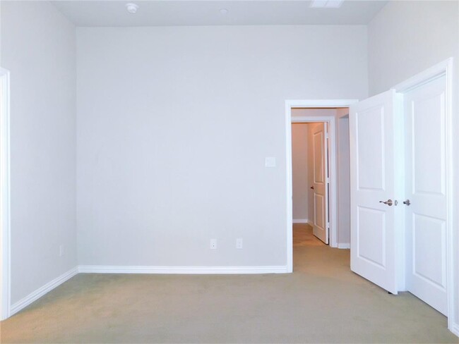 Building Photo - 5520 Liberty Dr