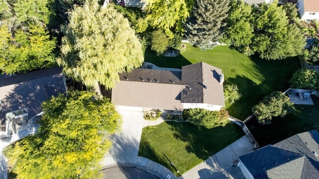 Building Photo - Spacious 5 Bed, 3 Bath Home for Rent in Idaho Falls!