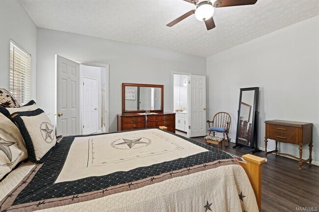 Building Photo - 566 New Bingham Dr