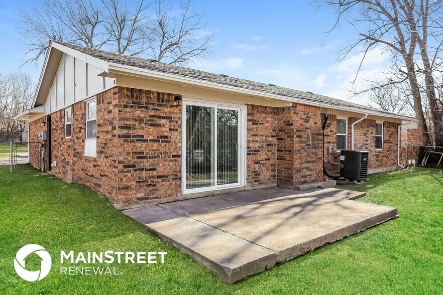 Building Photo - 908 N 5th St