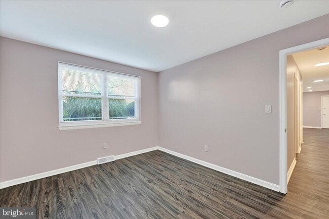 Building Photo - 4411 Falls Bridge Dr