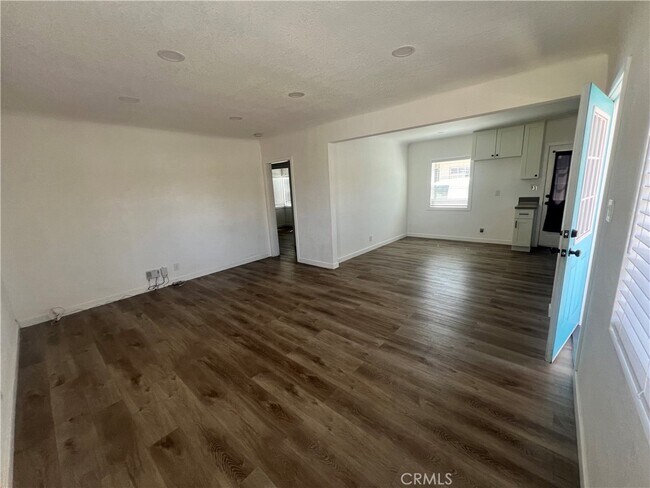 Building Photo - 434 E 57th St