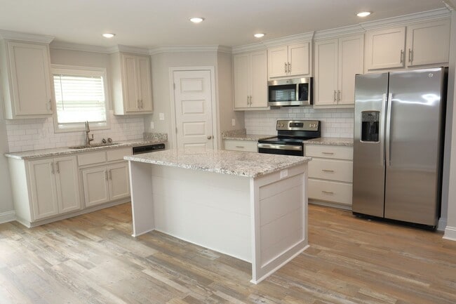 Building Photo - 2047 Meadow Cove Rd