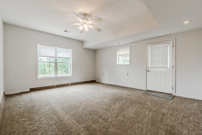 Building Photo - 180 Stockton Farm Rd