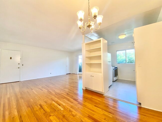 Building Photo - 1055 S Wooster St