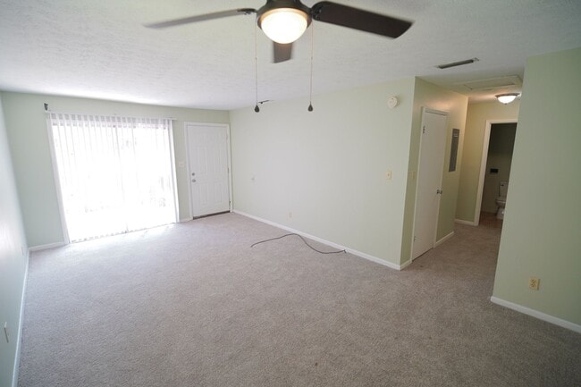 Building Photo - 2304 Hartsfield Ct