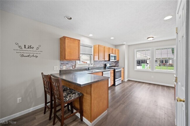 Building Photo - 3031 Logan Ln N