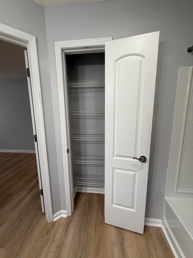 Building Photo - 7774 S Essex Gate Dr