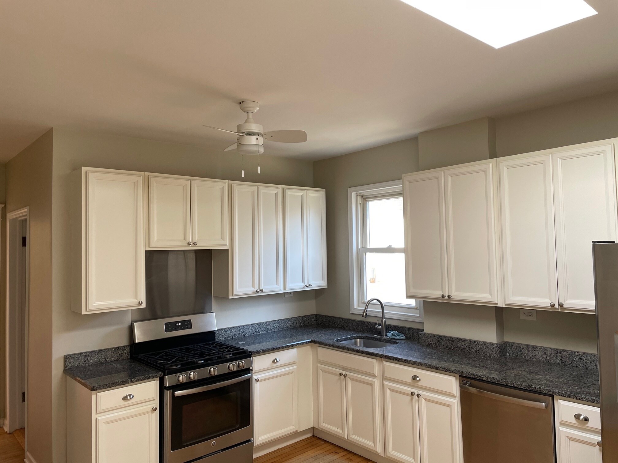 Renovated Eat-in Kitchen - 1322 Greenleaf St