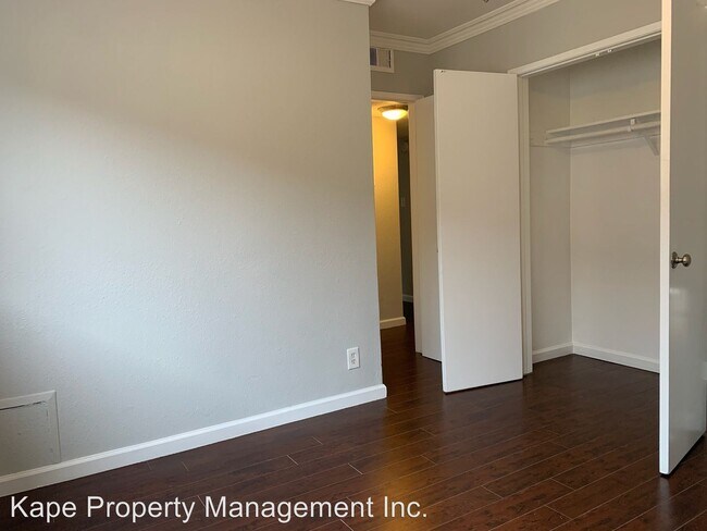 Building Photo - 2042 S Corning St