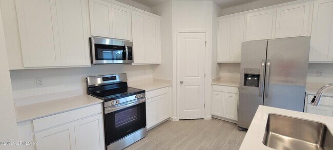 Building Photo - 8174 Horsebit Cir