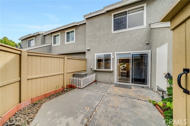 Building Photo - 16 Fox Hollow