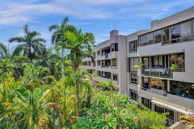 Building Photo - 161 Crandon Blvd