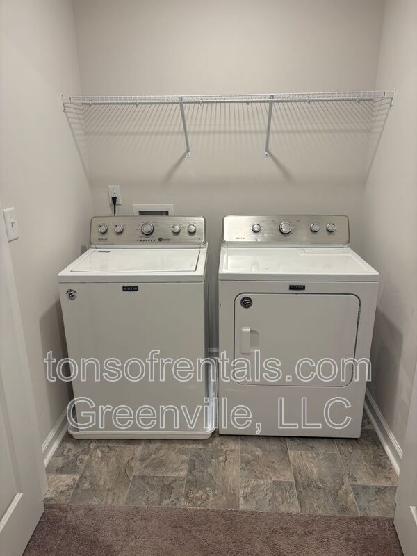 Building Photo - 312 Highline Trl