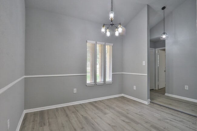 Building Photo - 501 Point Clear Dr