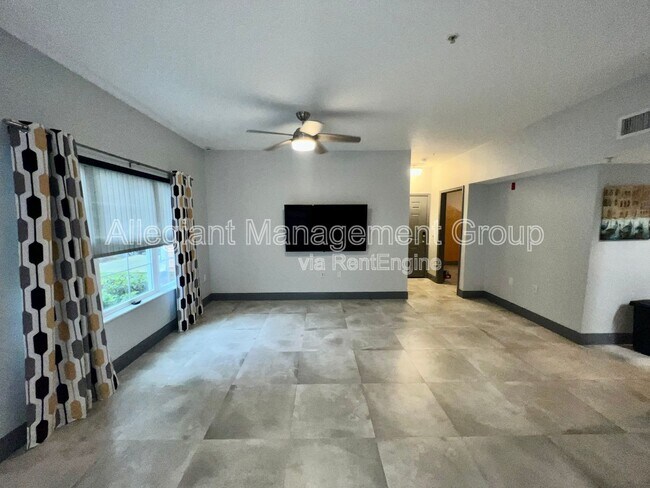 Building Photo - 5005 City St