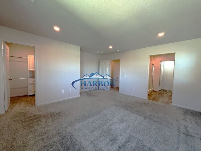 Building Photo - 1215 Canoe Ln