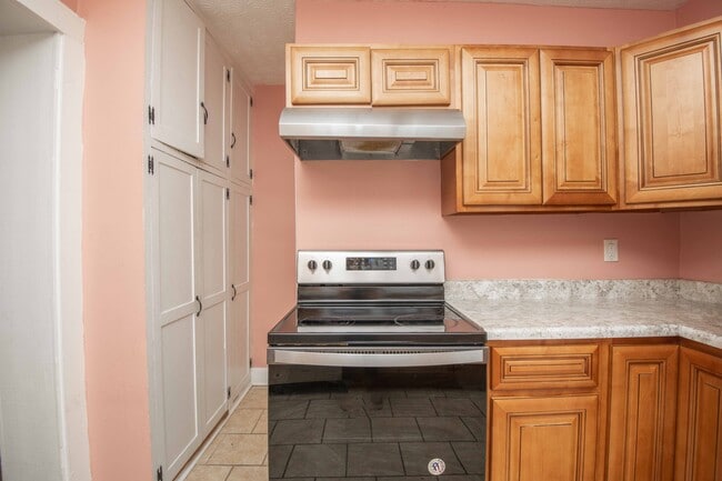 Building Photo - 1148 Baker Ave