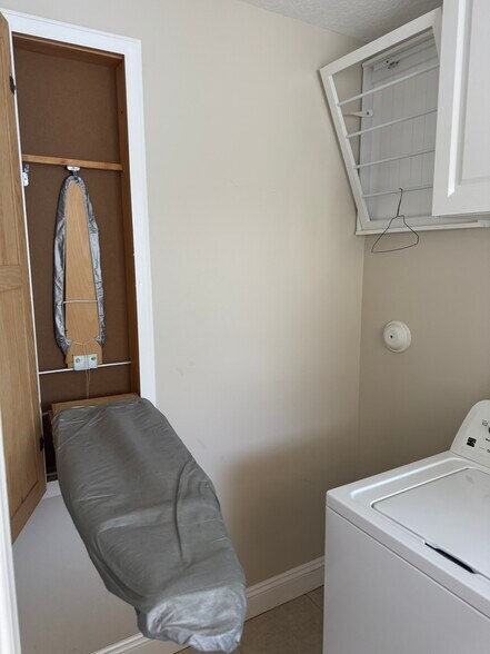 Building Photo - 12836 Woodmill Dr