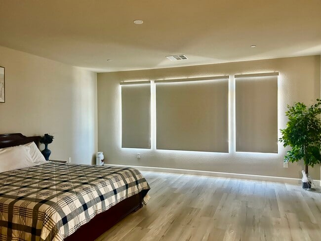 Building Photo - 6740 Stella Rosa Ct
