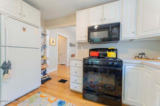 Building Photo - 3725 Warner Ave