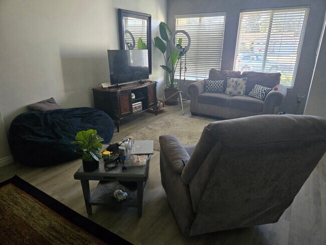 Building Photo - 9903 Valerio Ct