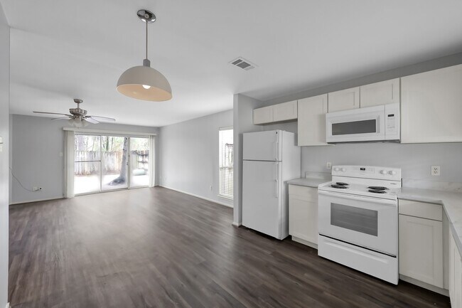 Building Photo - 83 Marabou Pl