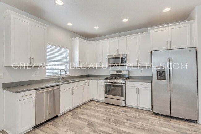 Building Photo - 4249 E Hl Vw Dr