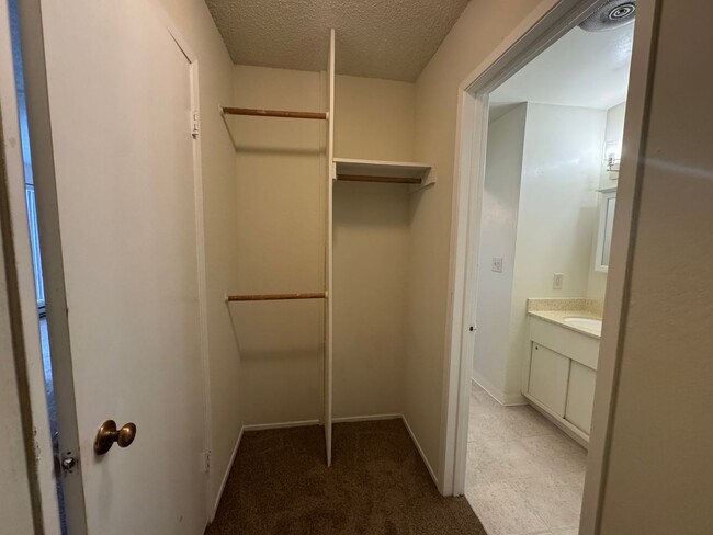 Building Photo - Studio Condo Available!