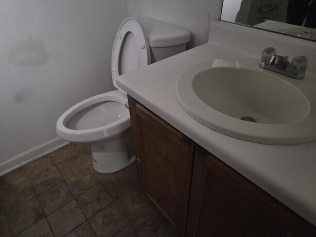 Building Photo - 5625 Princeton Oaks Dr