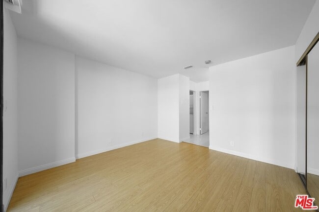 Building Photo - 1601 N Fuller Ave