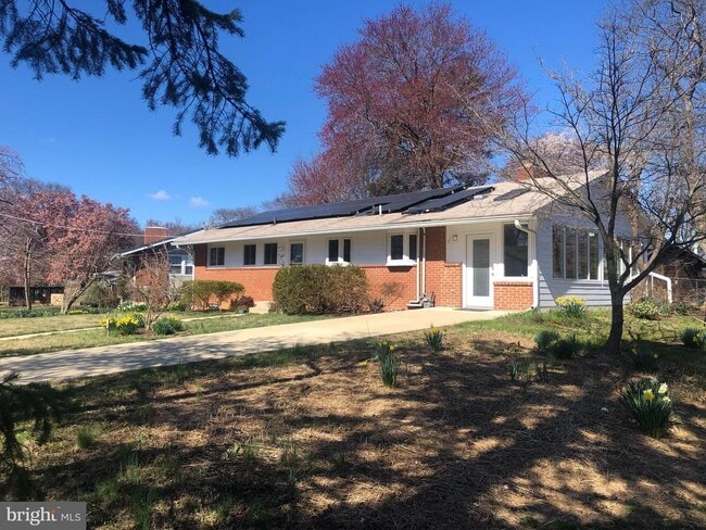 Building Photo - 5001 White Flint Dr