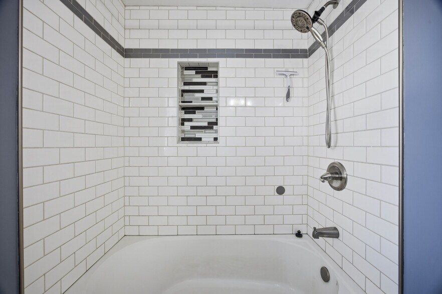 Building Photo - 406 Tarrington Rd