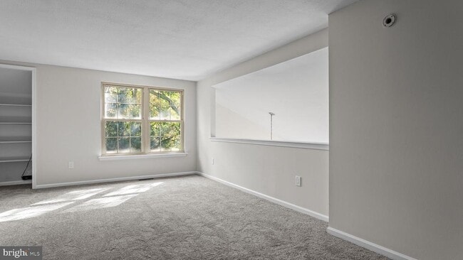 Building Photo - 4008 Waltham Ct